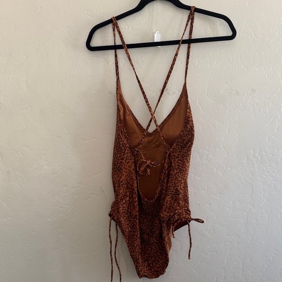 Shade & Shore Brown Leopard One Piece Swimsuit - Picture 2 of 4